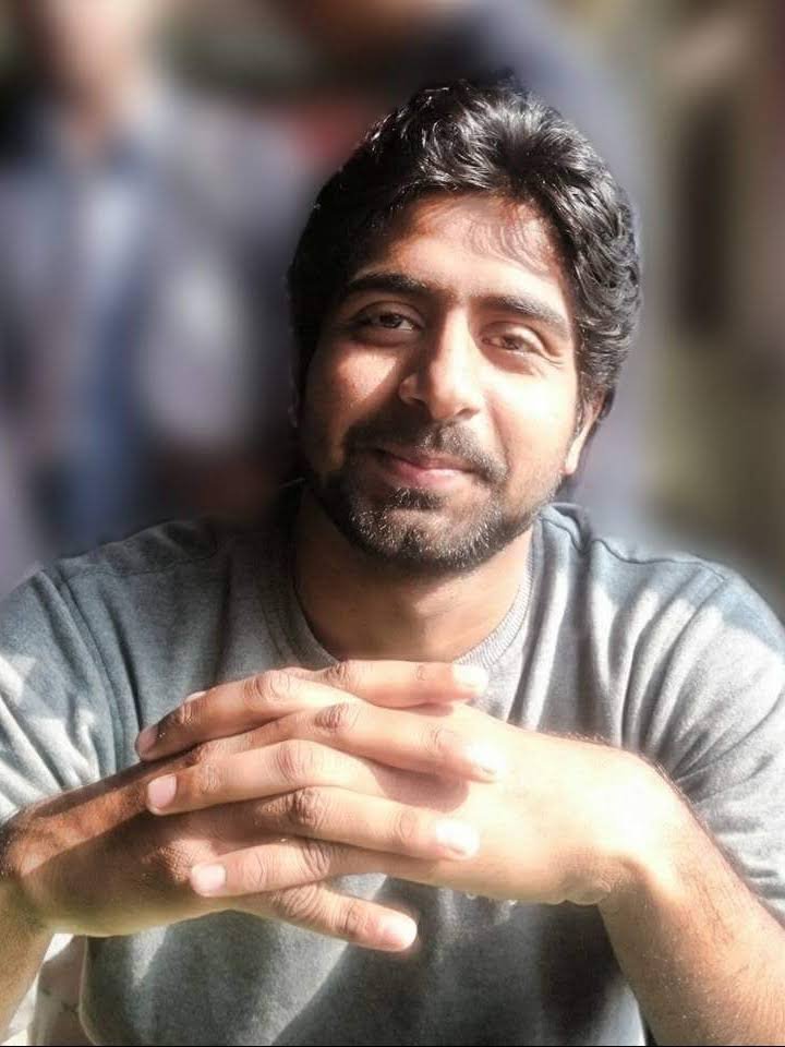 Aakash Chauhan — Data Analyst · Python Developer · Entrepreneur · Creator
